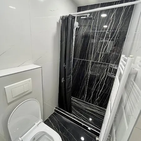 Square Apartment